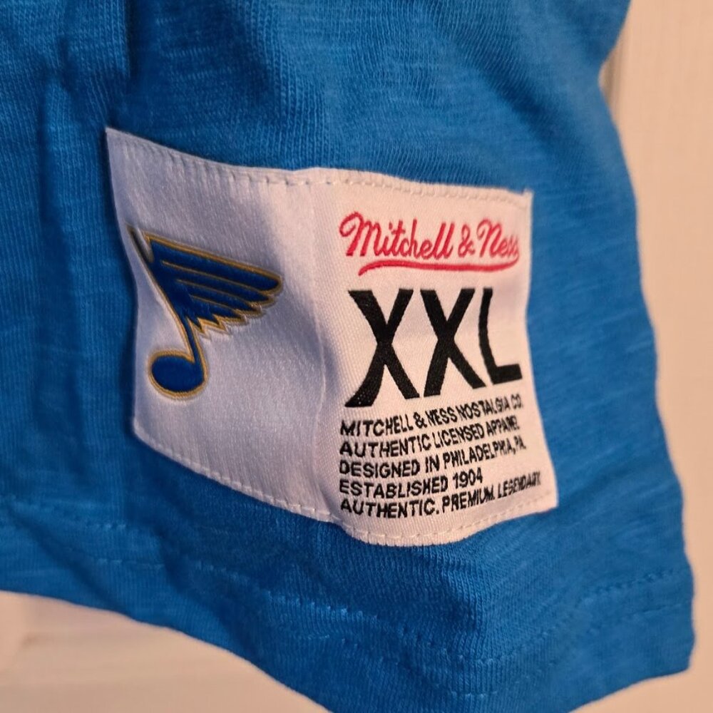 Mitchell & Ness Men's St. Louis Blues Logo T-Shirt - Picture 3 of 5